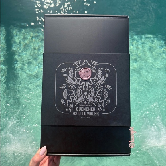 Stanley 💀 Halloween Icon Deadly Damask Quencher H2.0 Flowstate Stainless Tumbler - Picture 13 of 14